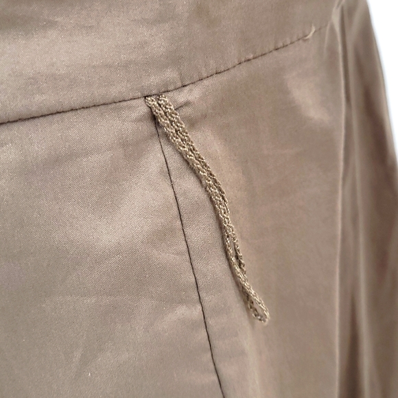 Lovely NWT BCBG summer dress size 12 missing belt and small mark under ruffle - Picture 6 of 8